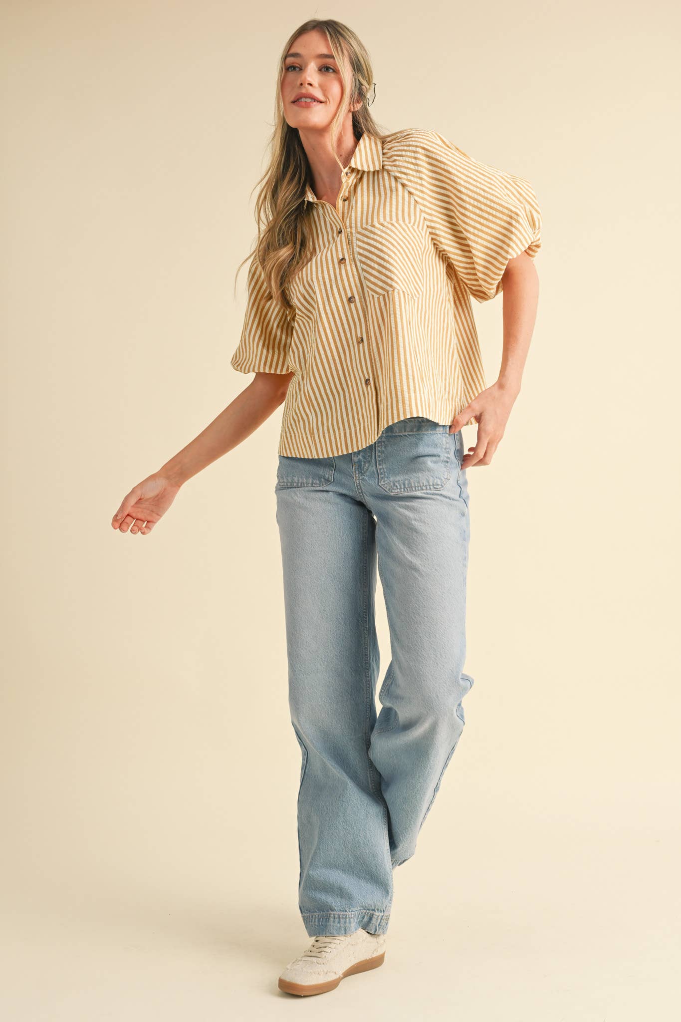 &MERCI – Engroshandel Skjorte med buttondown – til kvinder – STRIBET BOBLEÆRME KNAPNED TOP MTP332930