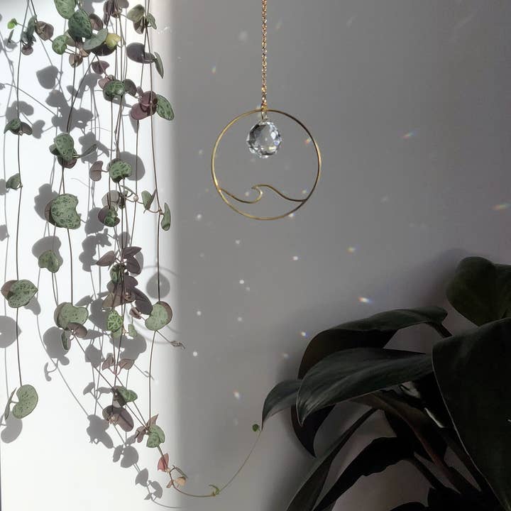 Atelier Intuitive - Wholesale Suncatcher - WAVE • Mini Suncatcher in brass and glass crystal1