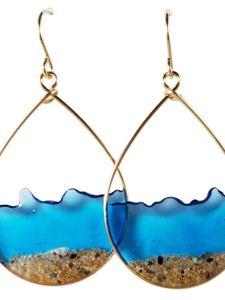 Pendientes de agua y arena de color azul marino en oro amarillo, tamaño grande para venta al por mayor de Skinny Pig Designs