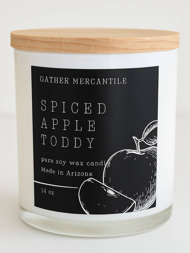Candela di soia al profumo di mela speziata per la vendita all'ingrosso da parte di Gather Mercantile
