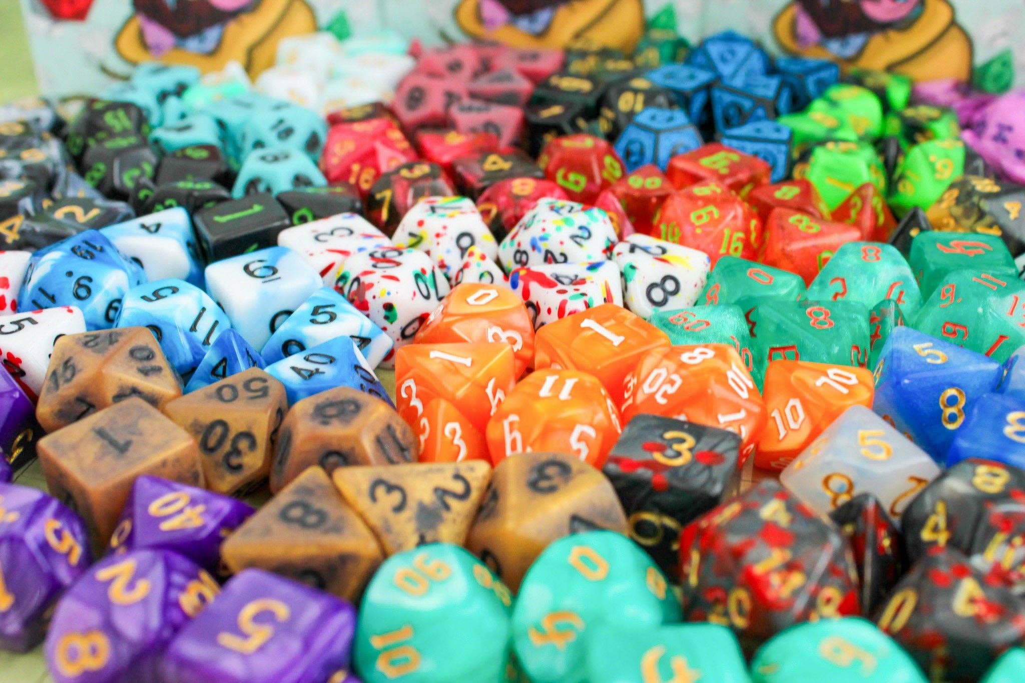 Mystery Dice Goblin - Vente Dé - Sac mystère avec dés et pin's Dungeons & Dragons1