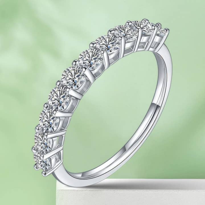 Anello a Fila in Moissanite in Argento Sterling Geometrico | Design Moderno a Cerchio VVS Colore D per la vendita all'ingrosso da parte di Sparkile