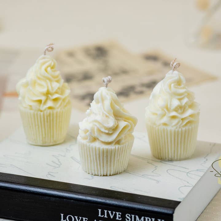 Cupcake-Kerze, natürliche Sojakerze, Kokosnuss-Soja-Kerze, gut für eine Babyparty, geschlechtsspezifische Verleumdung, Hochzeit, Geburtstag. für den Großhandel von Soanna Candle Co.