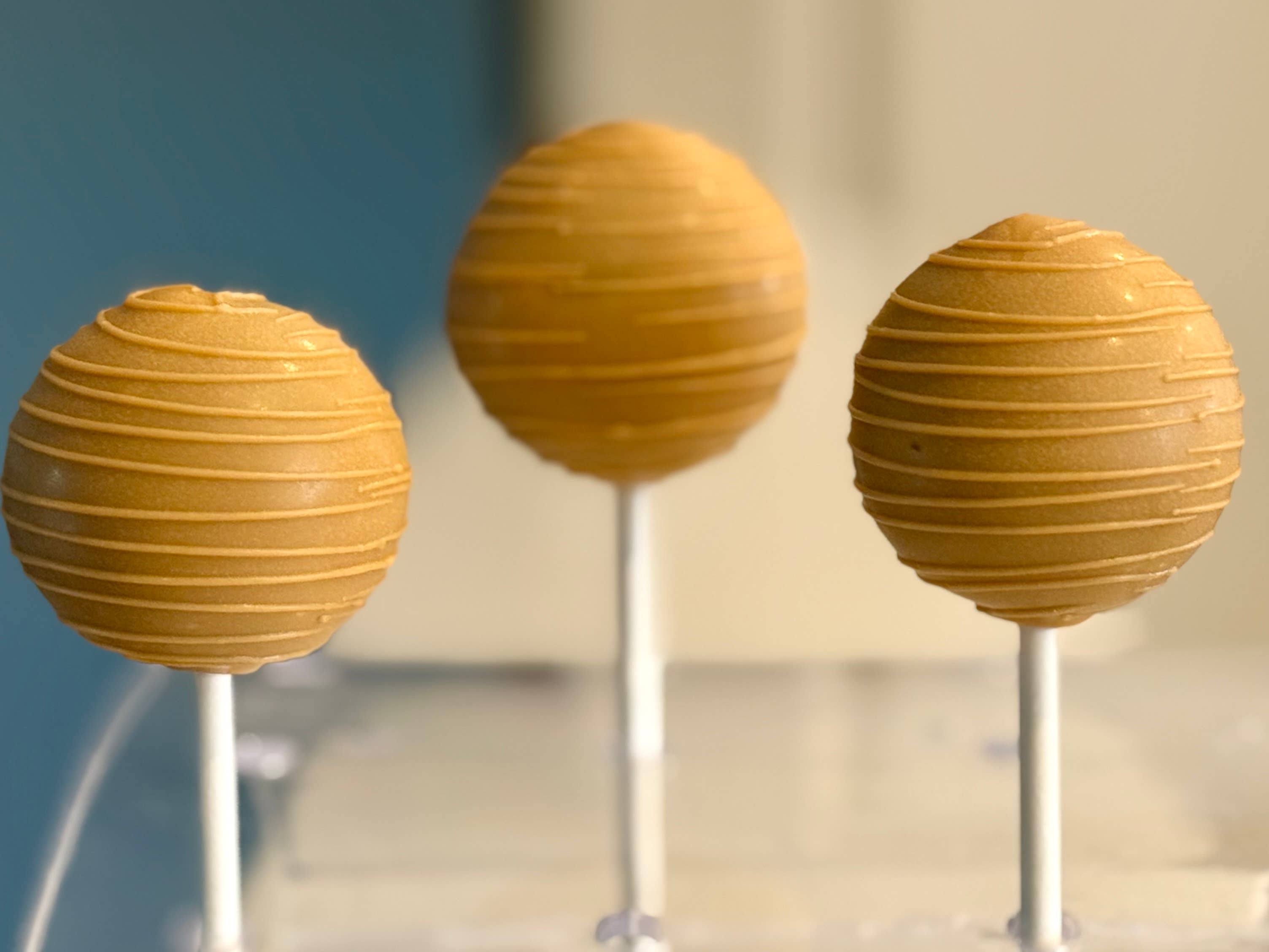 LSJ Creations - Wholesale Cake - Pumpkin Spice Cake Pops2
