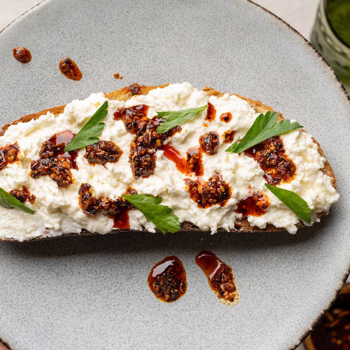 The Flavor Society - Wholesale Dried Spice Mix - HOT Pizza Chili Crunch1