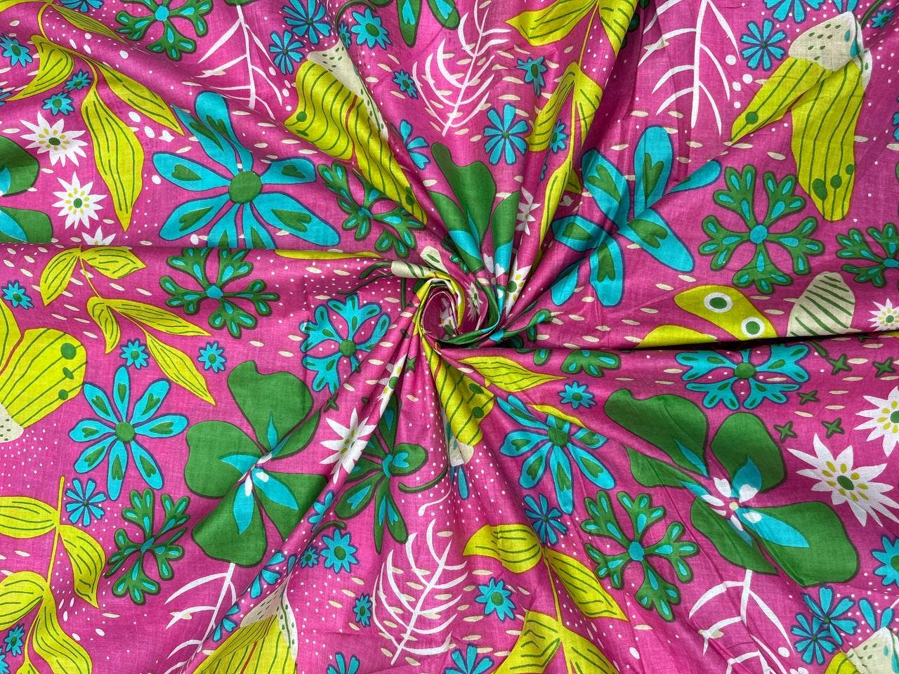 Bhawana Handicrafts - Venta al por mayor Pinturas para tela - Tela de algodón con estampado floral indio para mujer0