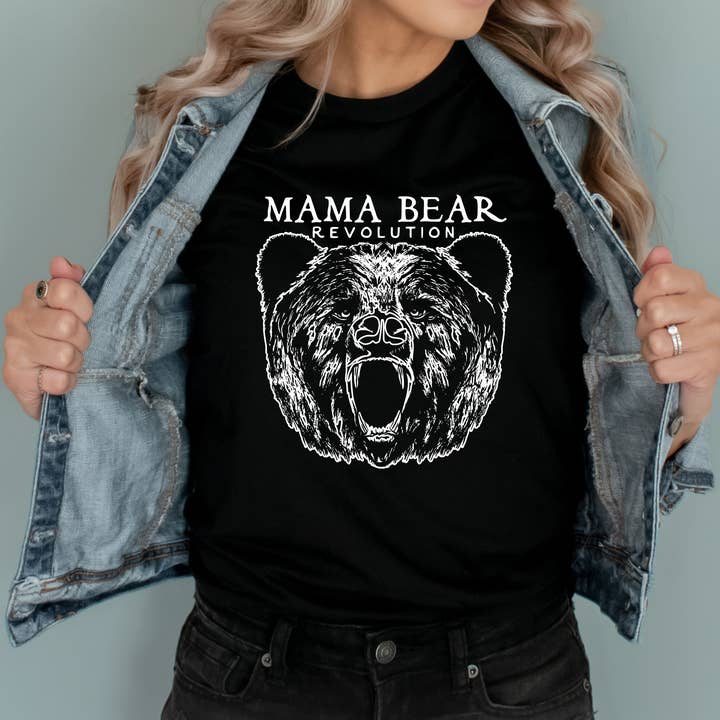 Camicia Mama Bear Revolution per la vendita all'ingrosso da parte di GFF Apparel