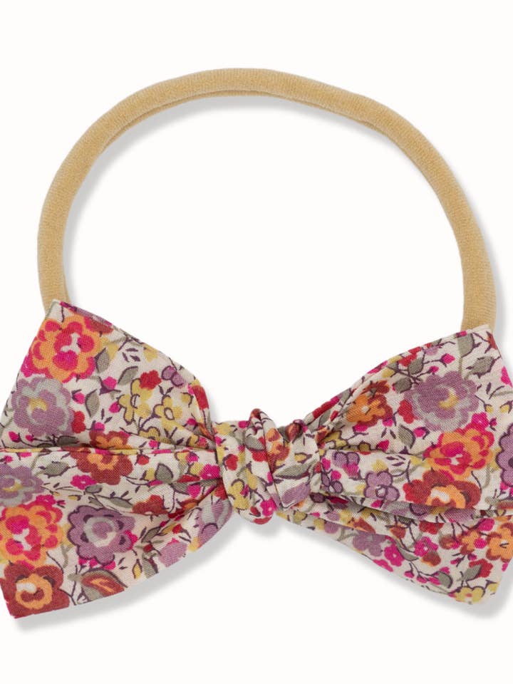 Isabella em Liberty of London Baby Bow Headband por atacado de Livy Lou Collection