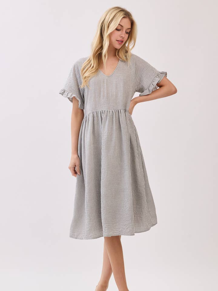 Robe midi à col en V avec manches à volants rayées DA1636 pour la vente par BOMBOM