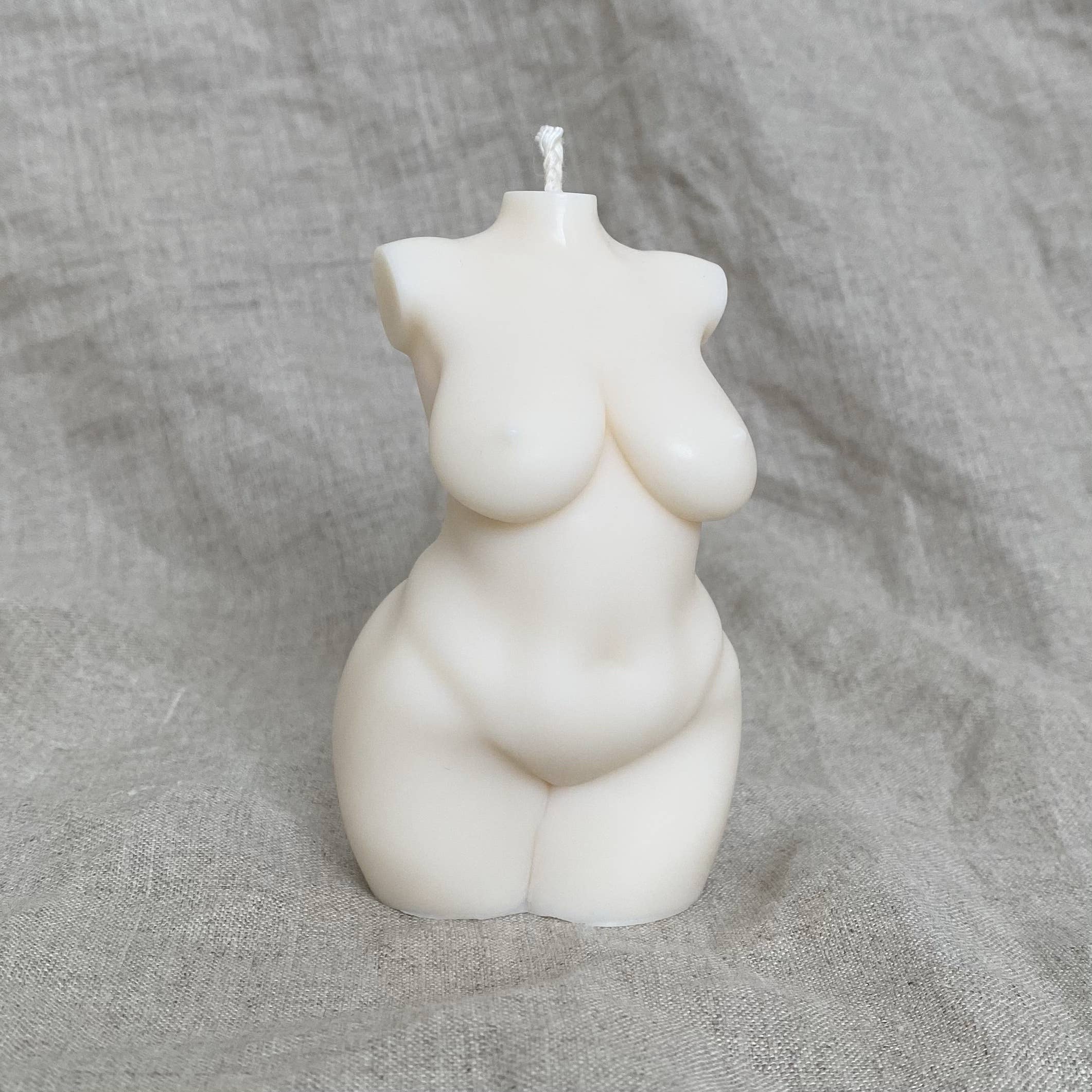 Mila Noire - Wholesale Novelty Candle - Curvy Candle1