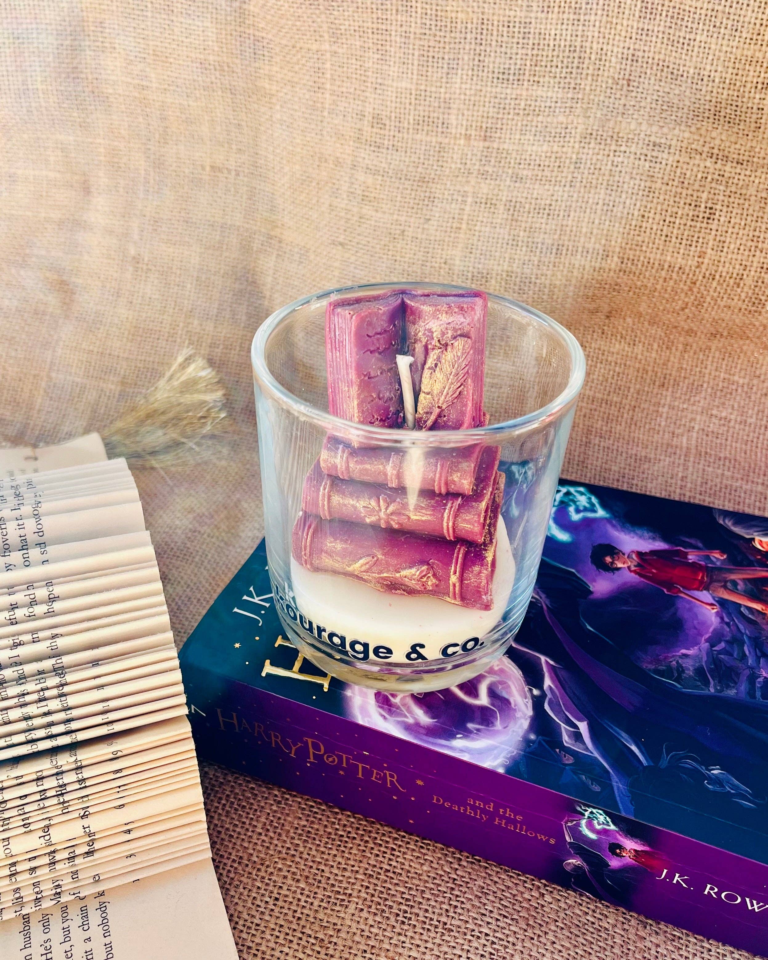 Kourage & co - Wholesale Novelty candle - Tales in Wax – Book Lover Candle2