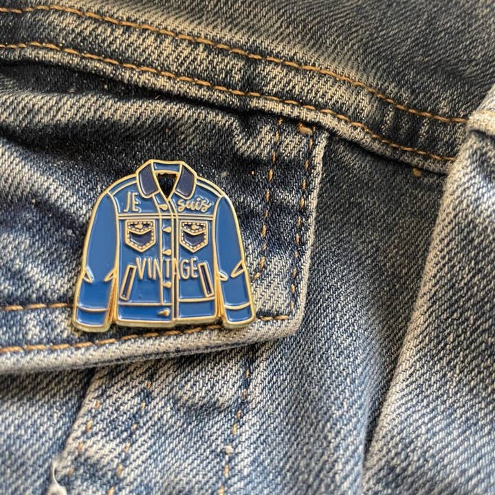 Pin's I'm vintage for wholesale by Madame la mouette
