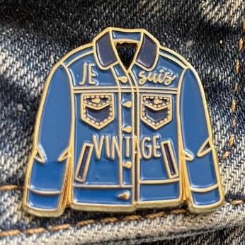 Pin's je suis vintage pour la vente par Madame la mouette