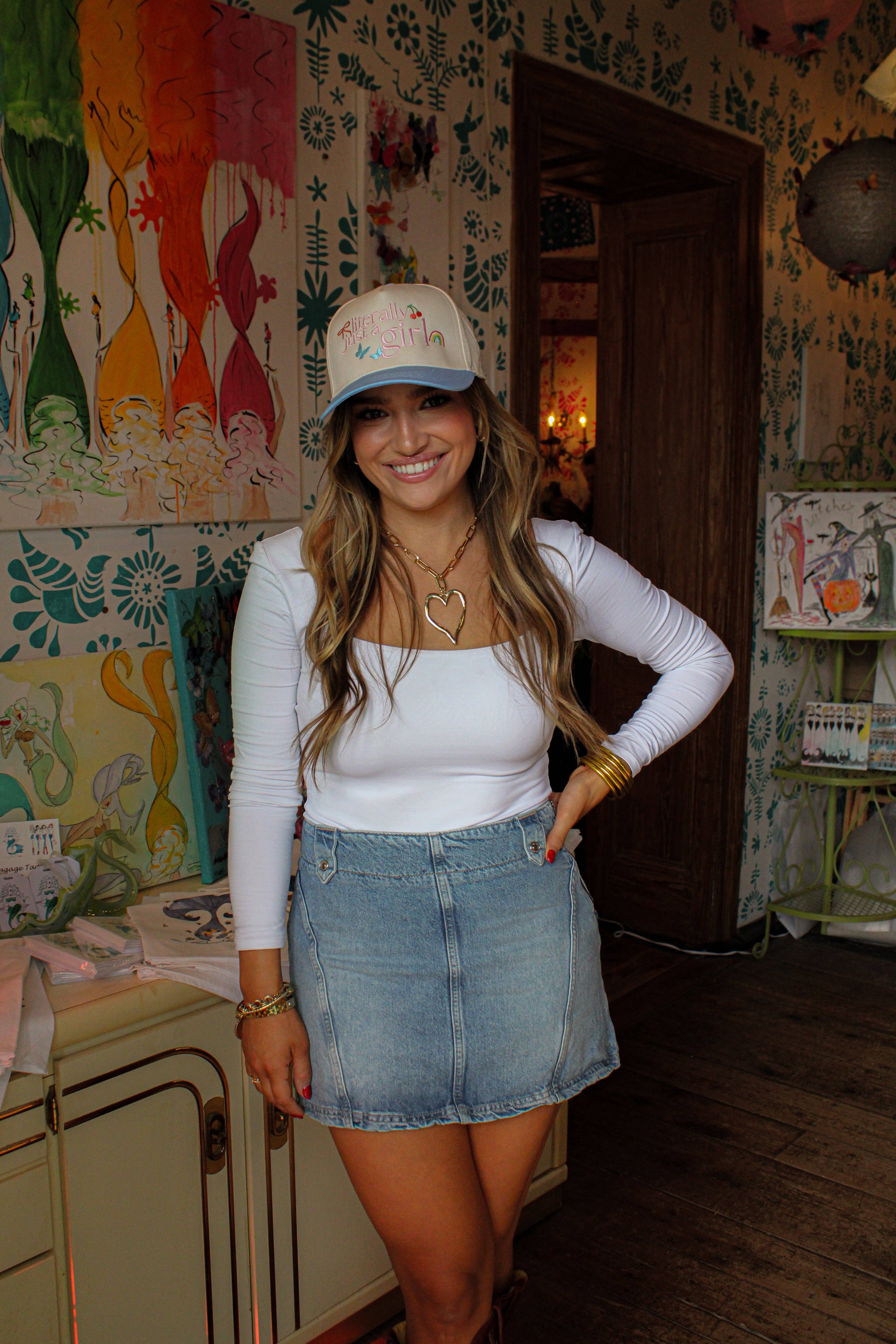 Summer Tees – wholesale Trucker hat – Women’s – LITERALLY JUST A GIRL ICON CANVAS CAP3