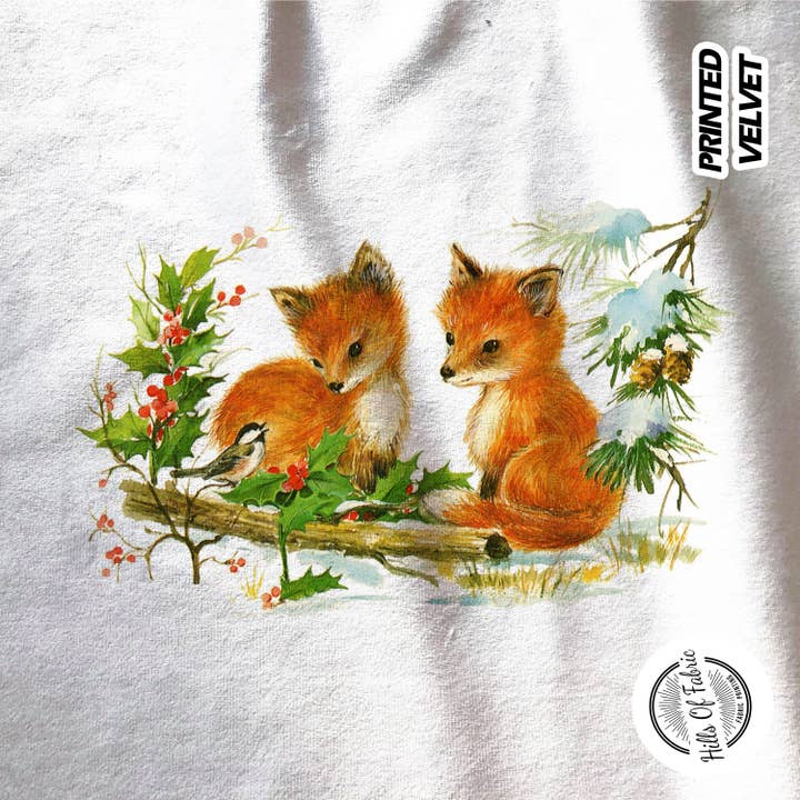 Panel de tela estampado Fox Cubs Holly Branch para venta al por mayor de Hills Of Fabric