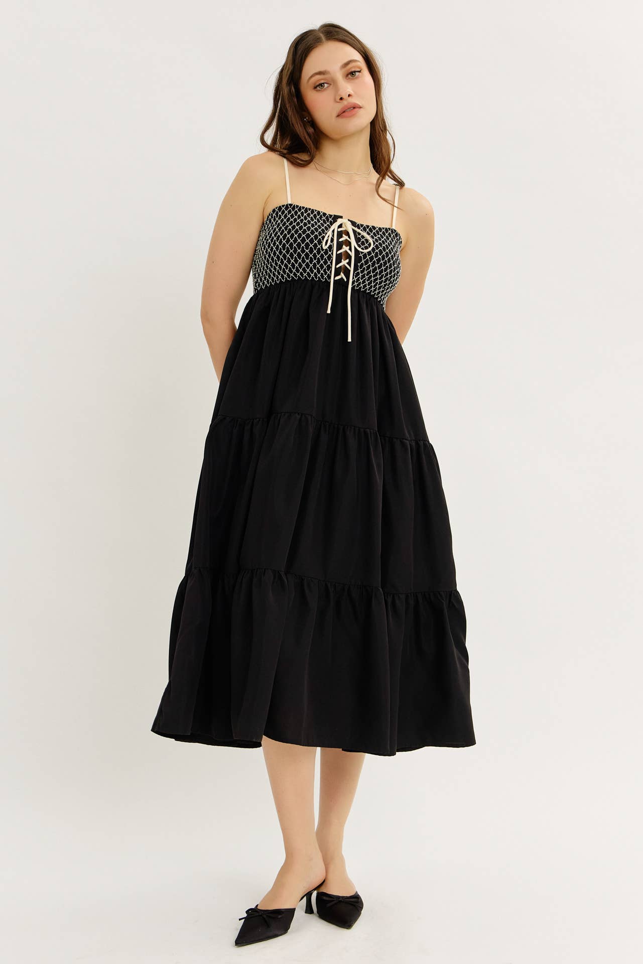 idem ditto - Wholesale Jurk - Dames - OPVALLENDE MIDI JURK MET GESMOKTE CONTRAST EN VLOTTE TOUCH18