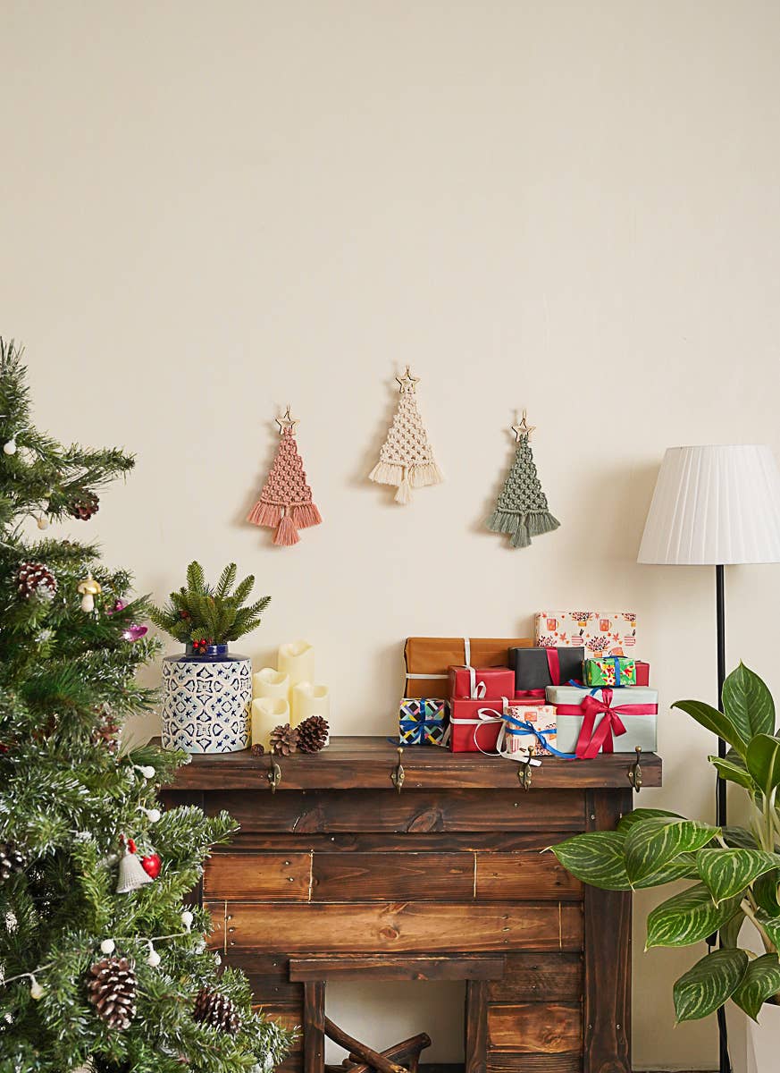 BeanDaikon - Wholesale Christmas Decoration - Macrame Christmas Tree Wall Hanging - X055