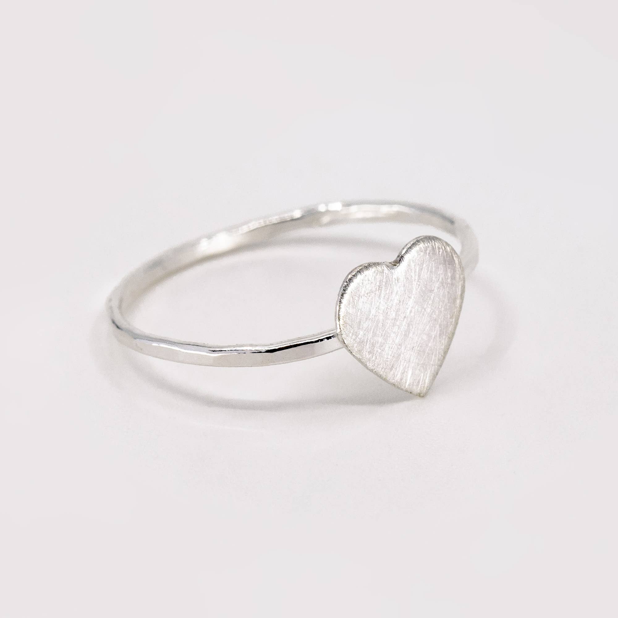 Tumbleweed Shop and Studio LLC – wholesale Band/Stackad Ring – Hjärta Confetti Ring i guld, Rose Gold eller Silver1