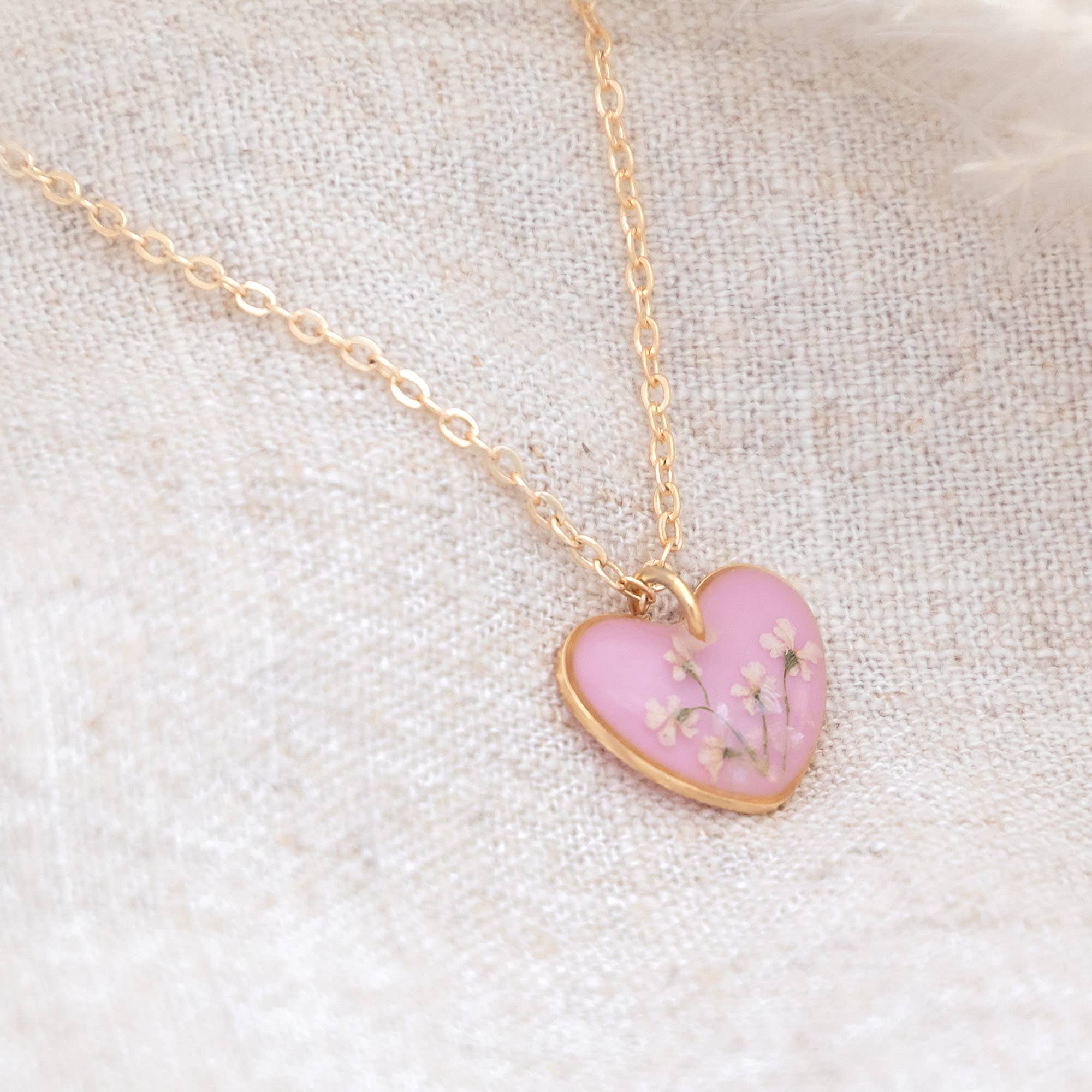 Allie and Posie - Wholesale Pendant/Charm Necklace - Light pink heart necklace with white real flowers in resin4