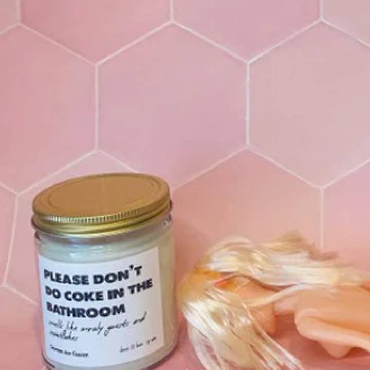 Crimson and Clover Studio - Vendita all'ingrosso Candela in vasetto - Per favore, non fare coca nel bagno Candela di soia al cocco3