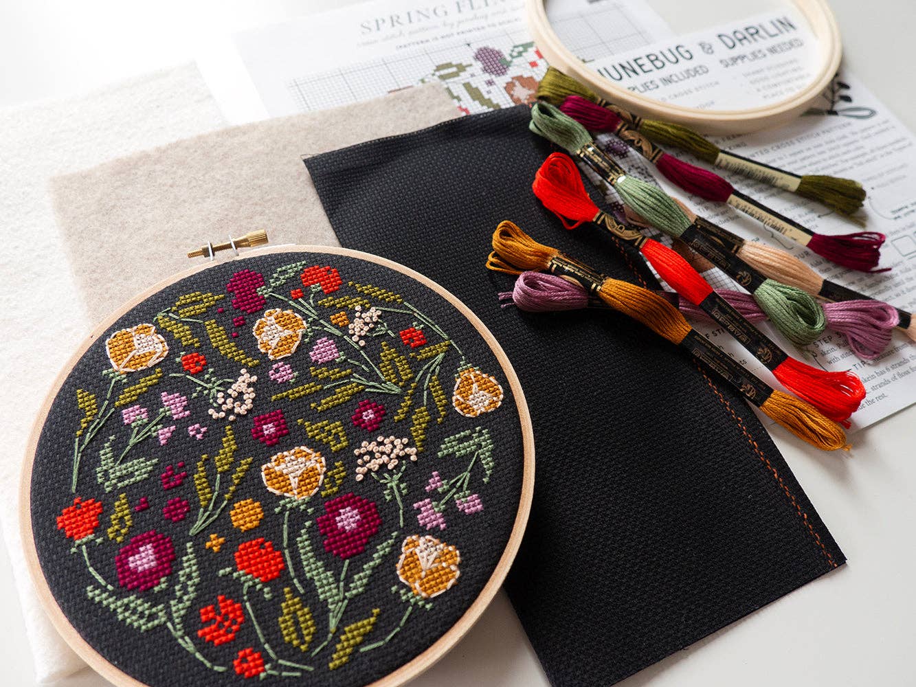 Junebug and Darlin – Großhandel Kreuzstich-/Stickzubehör – Spring Fling Set für Kreuzstich6