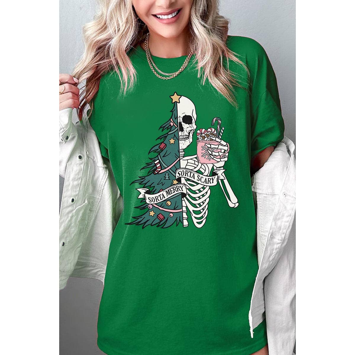 COLORBEAR – Großhandel T-Shirt (Grafikdruck) – Damen – IRGENDWIE FRÖHLICH, IRGENDWIE GRUSELIG, WEIHNACHTEN, SKELETT, SCHWERE BAUMWOLLE11