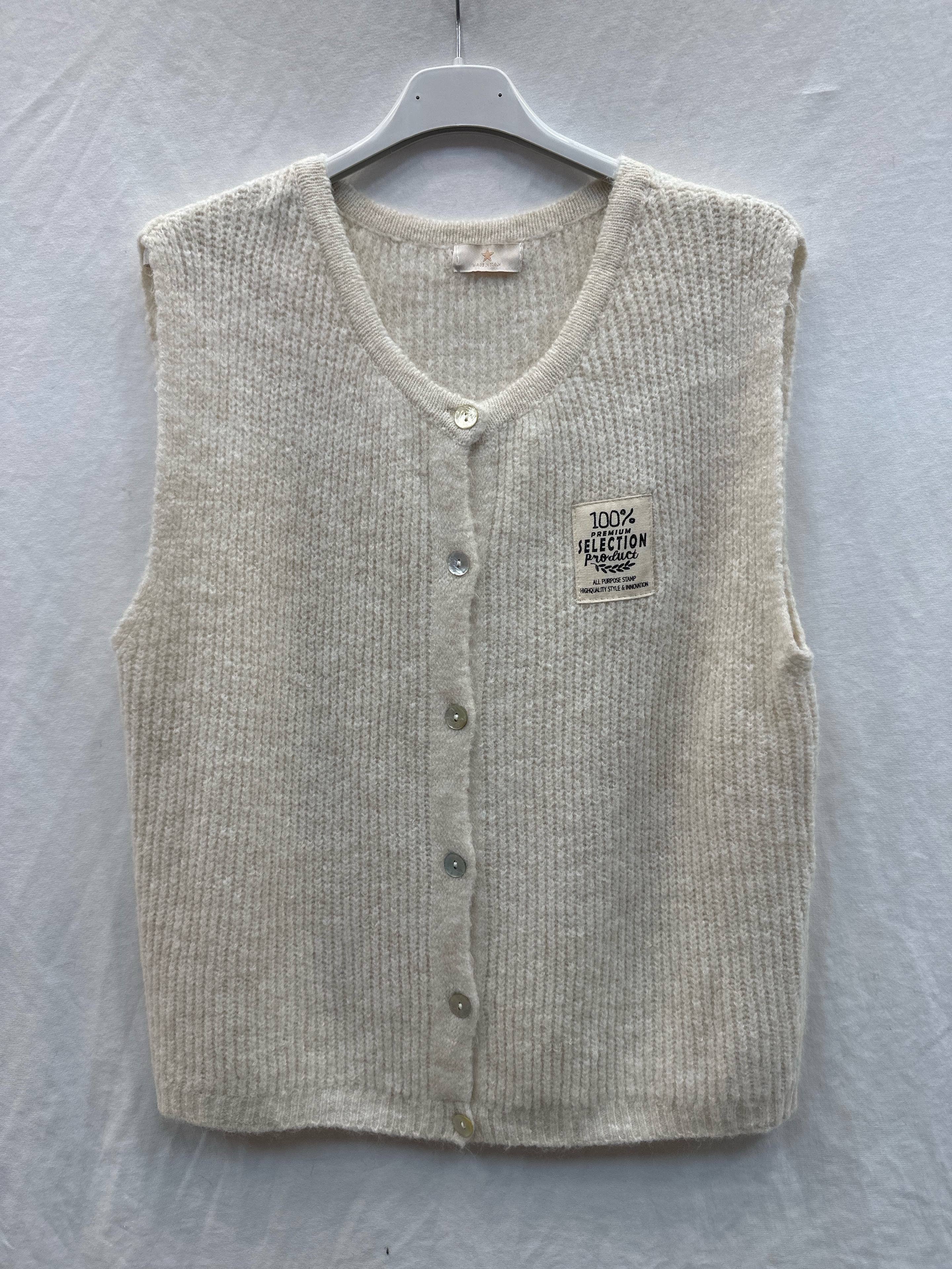 Mimi & Gogo - Wholesale Outerwear Vest - Women's - Knit vest with patch @35577_GiEcussonMaille7