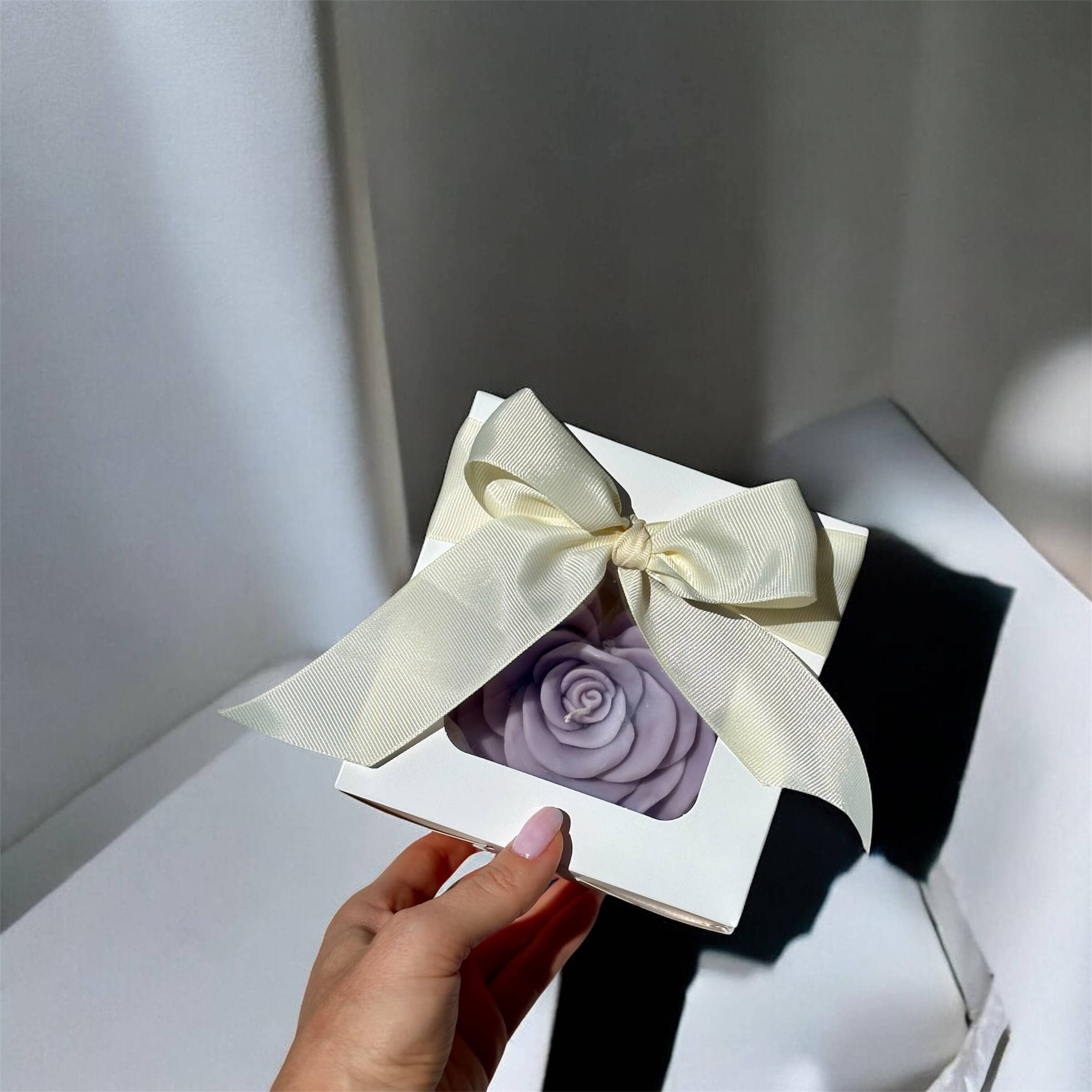 OH MY BOX - Vente Bougies piliers - Coffret Cadeau Bougie Rose | Bougie Fleur Décorative en Cire de Soja9