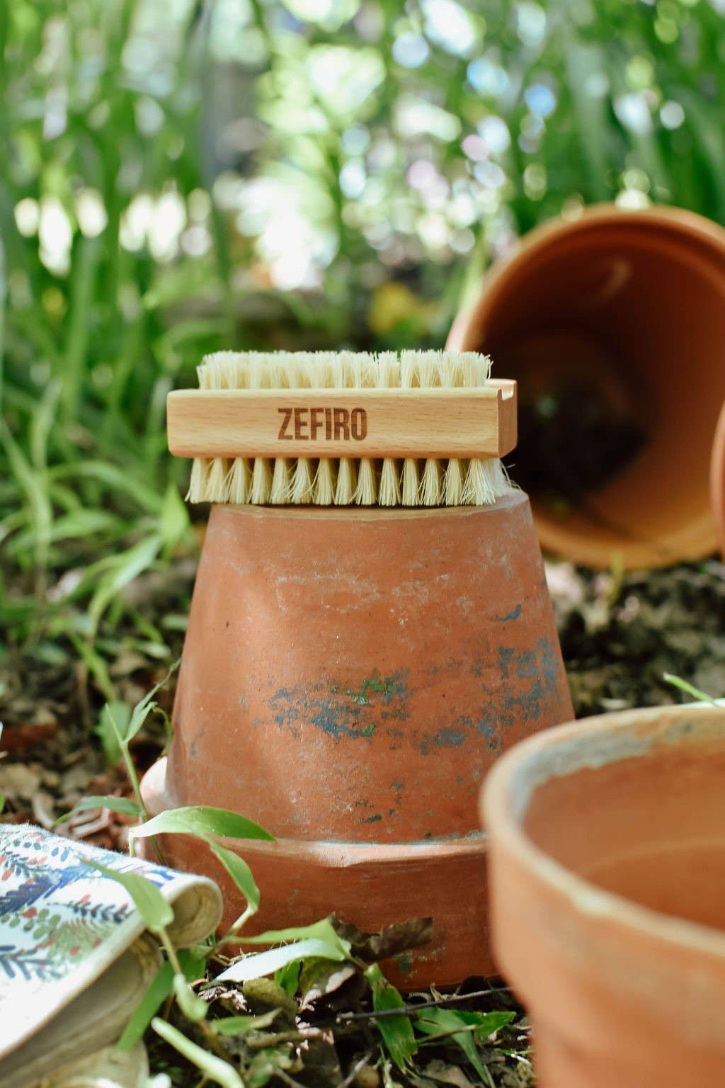 Zefiro - Wholesale Nailcare Set - Nail Brush2