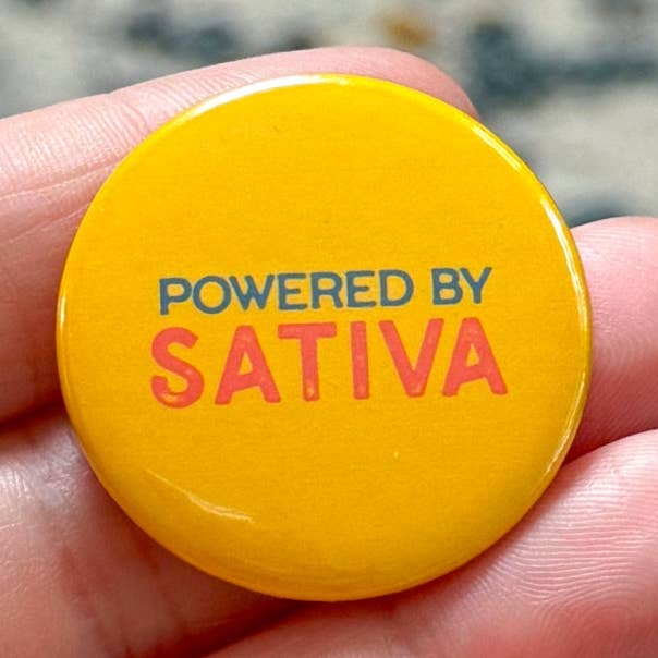 Drevet af Sativa Pinback-knap for engroshandel hos Stone Donut Design, LLC