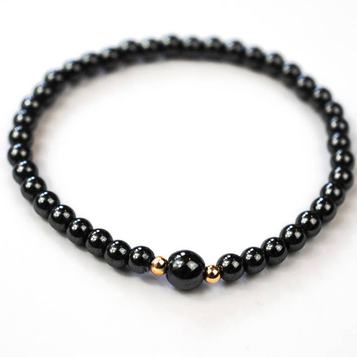 Bracelet Horizon Hématite pour la vente par Ripple | Reiki Infused Jewelry