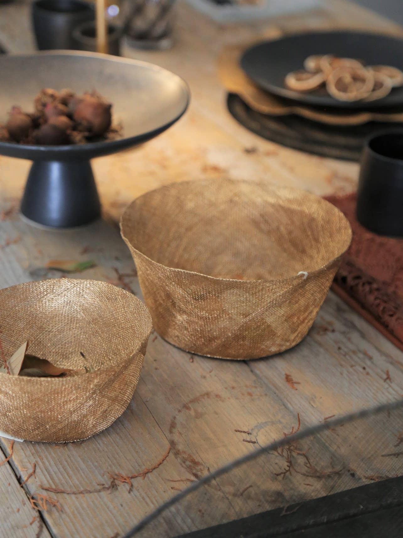 Fiorirà un giardino - Wholesale Decorative Plate/Dish/Bowl - Big Network Bowl in Gold Abaca D18 H8 cm2