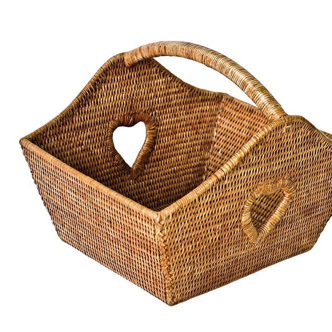 Galant heart basket in honey rattan for wholesale by Pagan