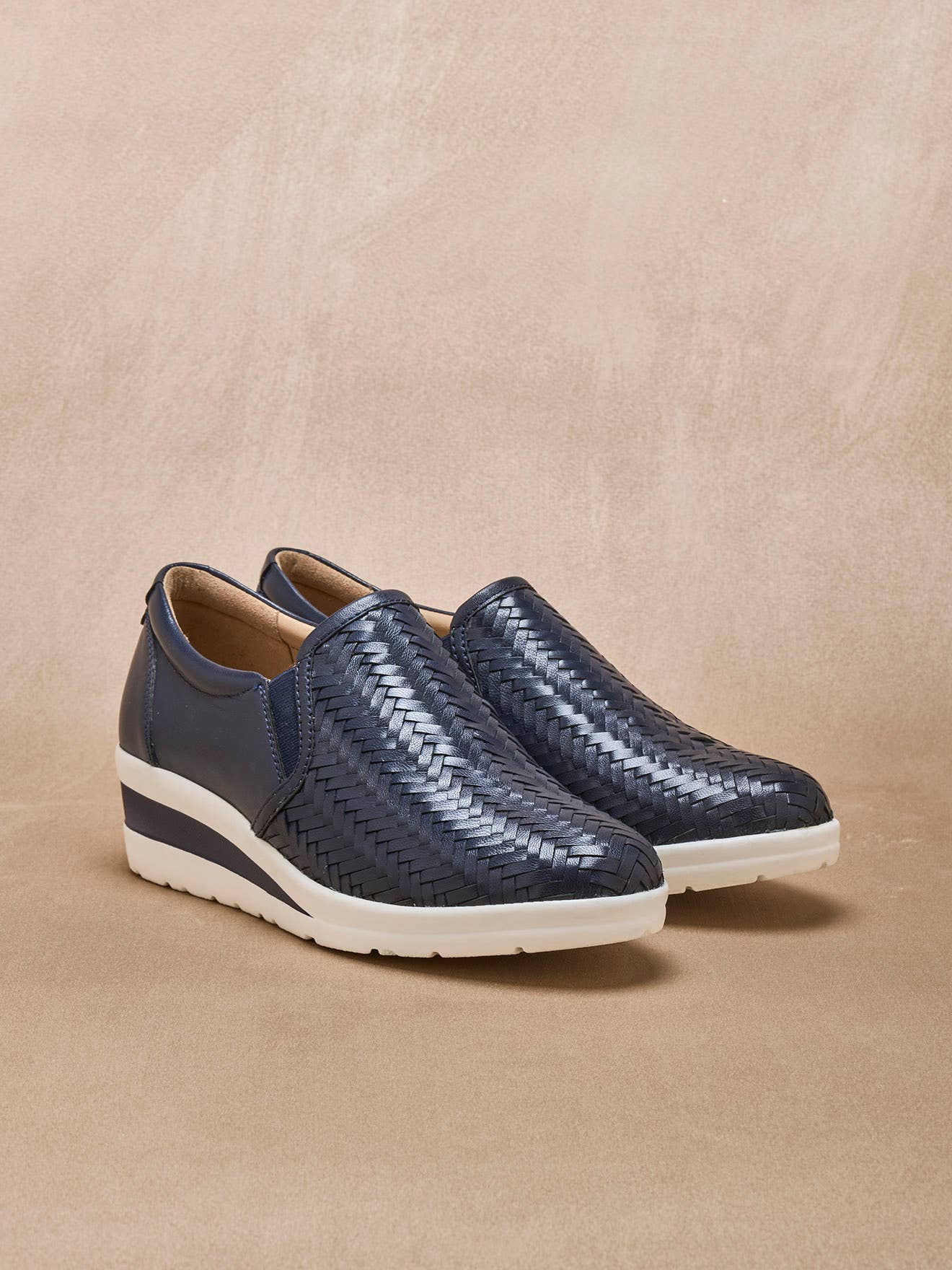   Elastic braided slip-ons (2012068_0001) for wholesale on Faire0