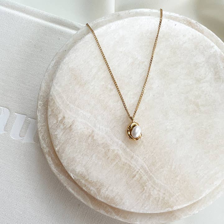24th & Gold - Wholesale Pendant/Charm Necklace - Eileen Necklace