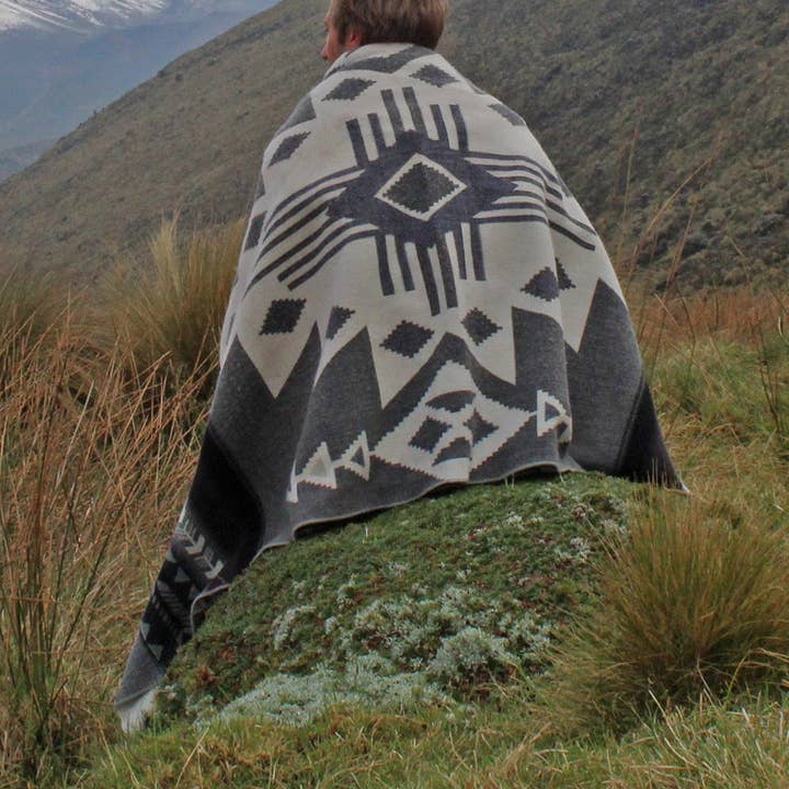 Inca Traveler - Grey for wholesale by Little Amigos South America