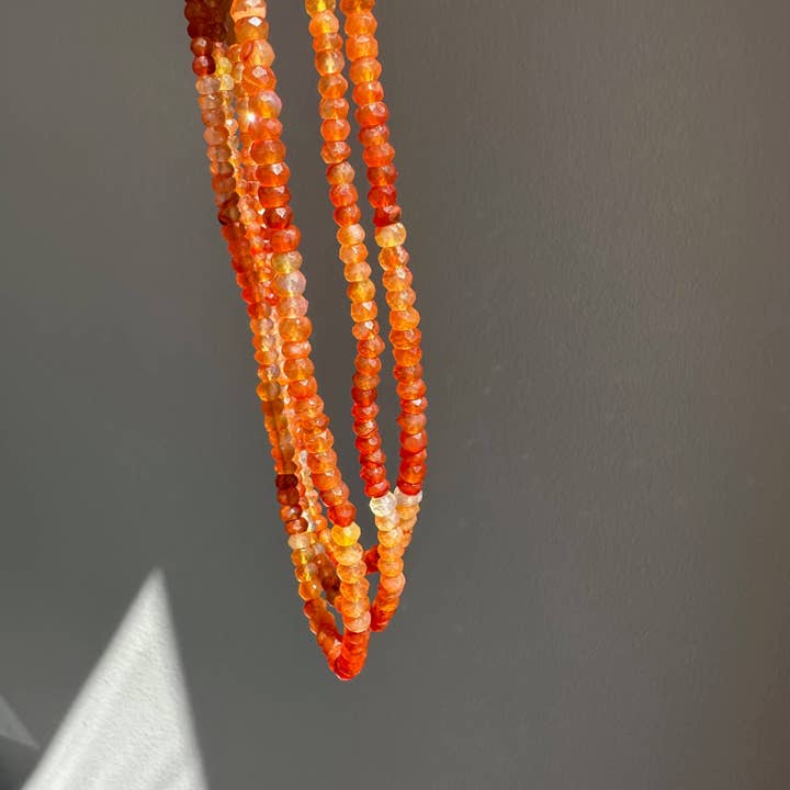 Orange Collar de Cornalina con cuentas degradadas naranjas | Regalos para mujer de venta al por mayor en Faire1