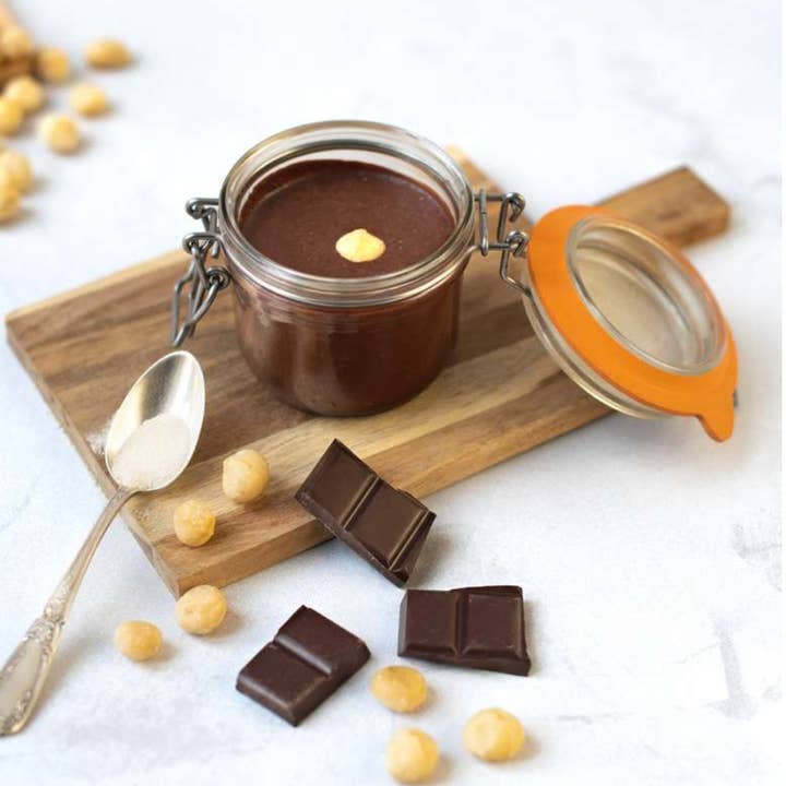 Mon jardin chocolaté - Wholesale Nut Butter - Organic black macadamia nut spread (vegan)1