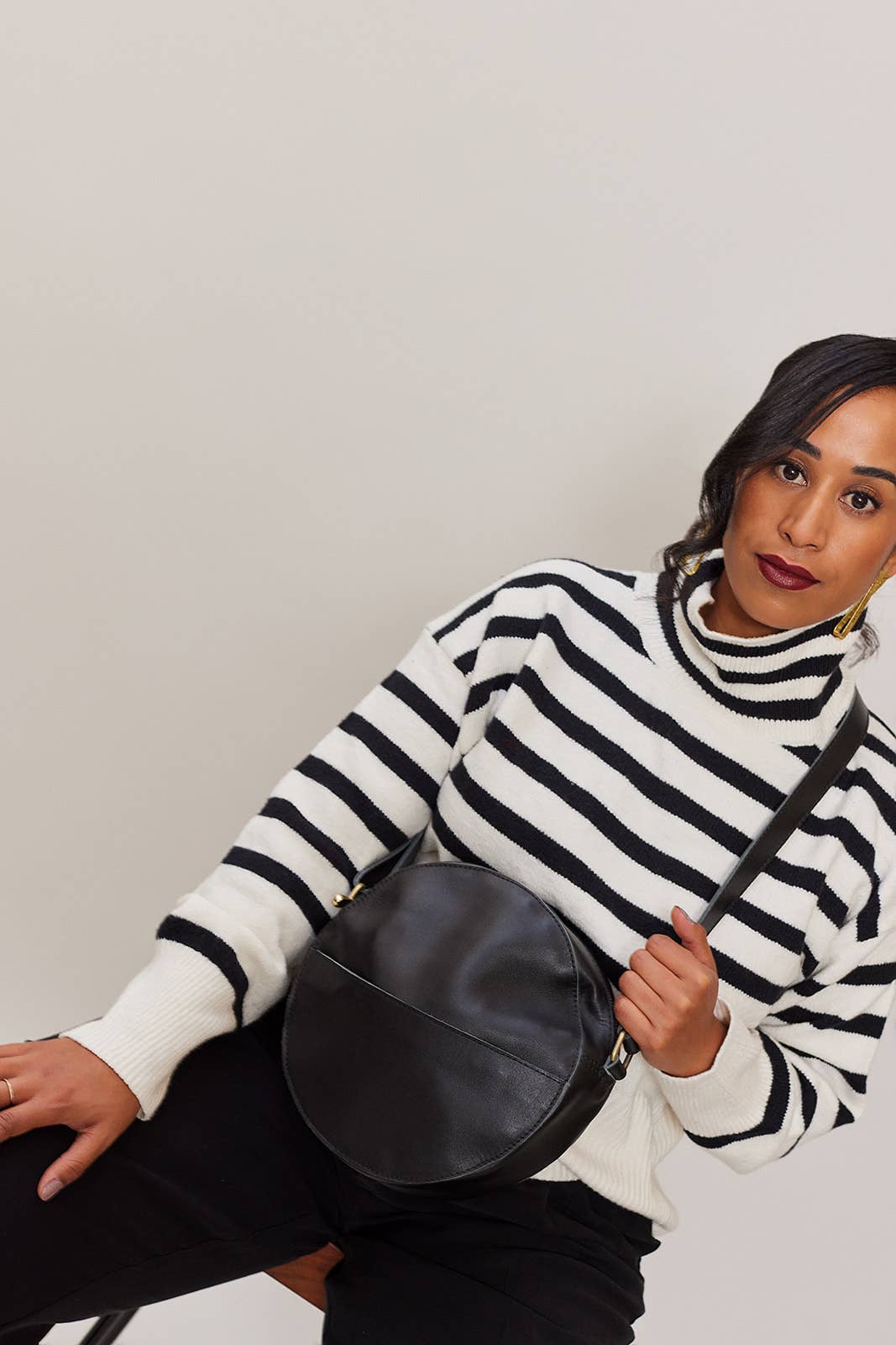 UnoEth - Wholesale Crossbody Bag - Women's - Zuri Circle Bag7