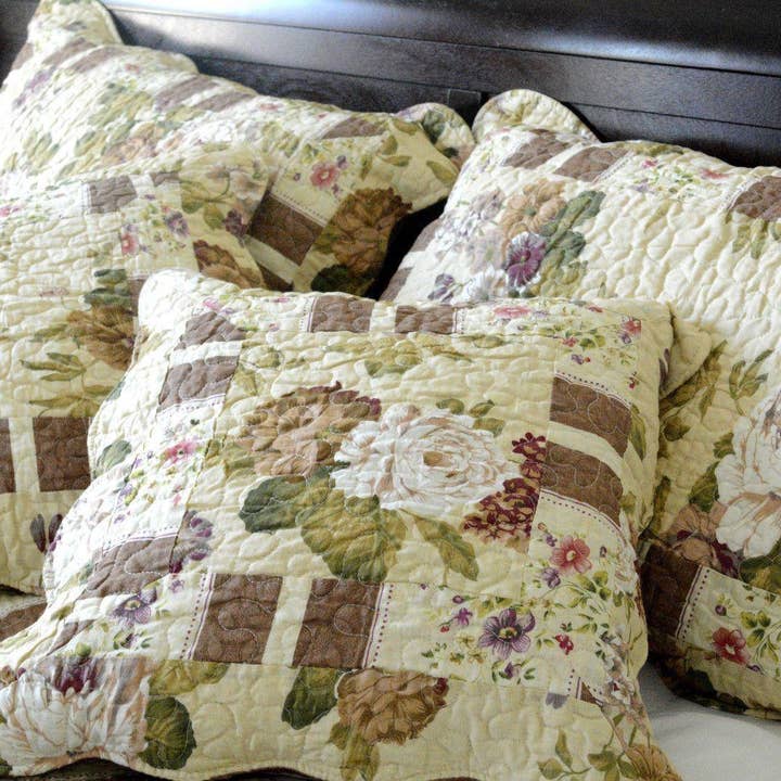 DaDalogy Bedding - Wholesale Bedding Set - DaDa Bedding Vintage Cottage Rose Garden Floral Ivory Yellow Cotton Scalloped Quilted Bedspread Set (DXJ103478)5