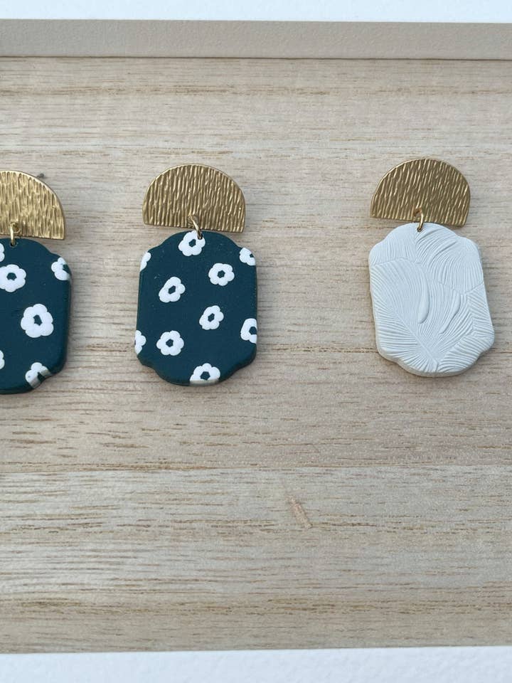 Dana pour la vente par Grey & Sand