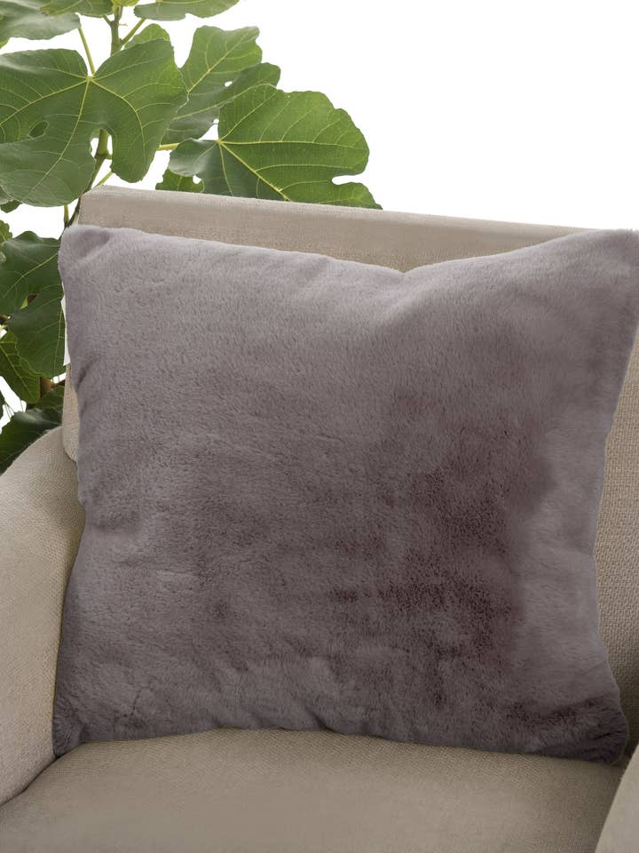 Morbido cuscino in pelliccia di coniglio Rosie 45,7 x 45,7 cm per la vendita all'ingrosso da parte di Jenin Home Furnishing Inc