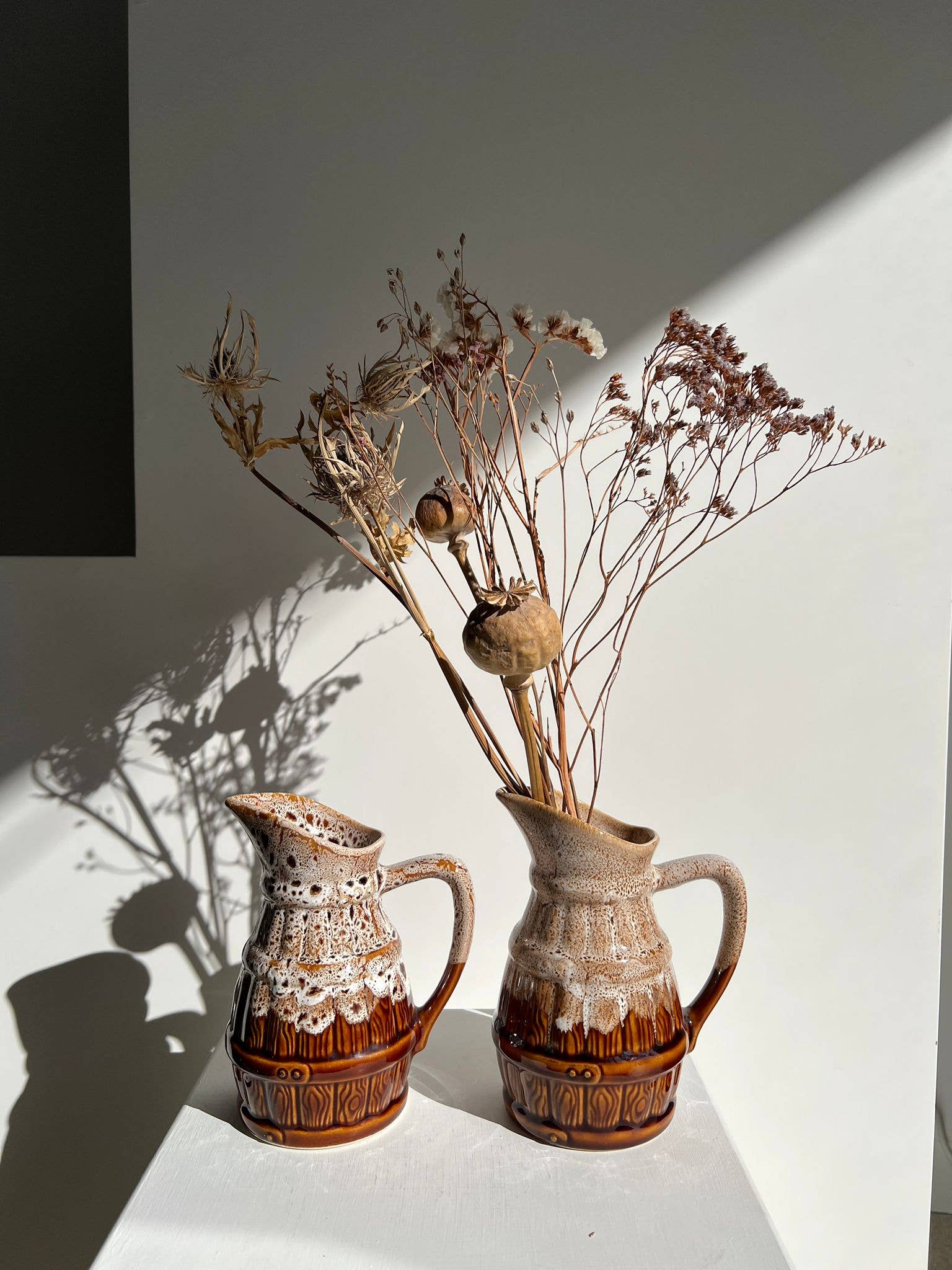 Office Objets – Objeto de mesa decorativo por atacado – Pequena jarra decorativa cerâmica vidrada com motivo de barril de cerveja37