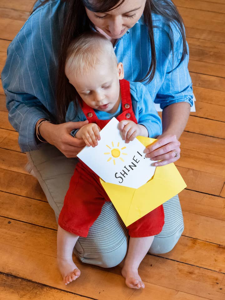 Shine' Childrens Fødselsdag Card for engroshandel hos Ruby and Rafe