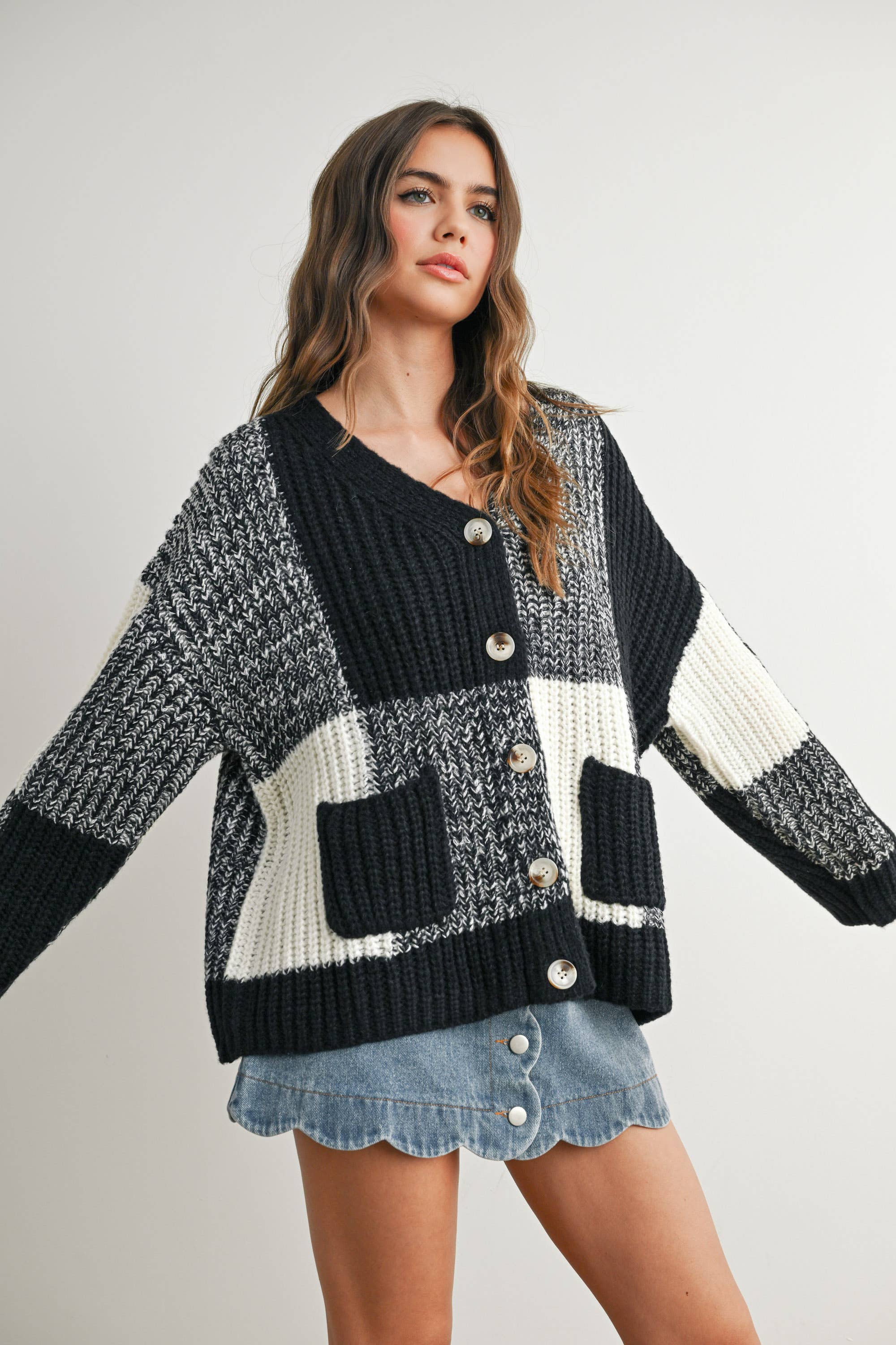 BUTTERMELON - Vendita all'ingrosso Cardigan - Donna - Cardigan oversize a quadretti con spalla scesa - BMC760724