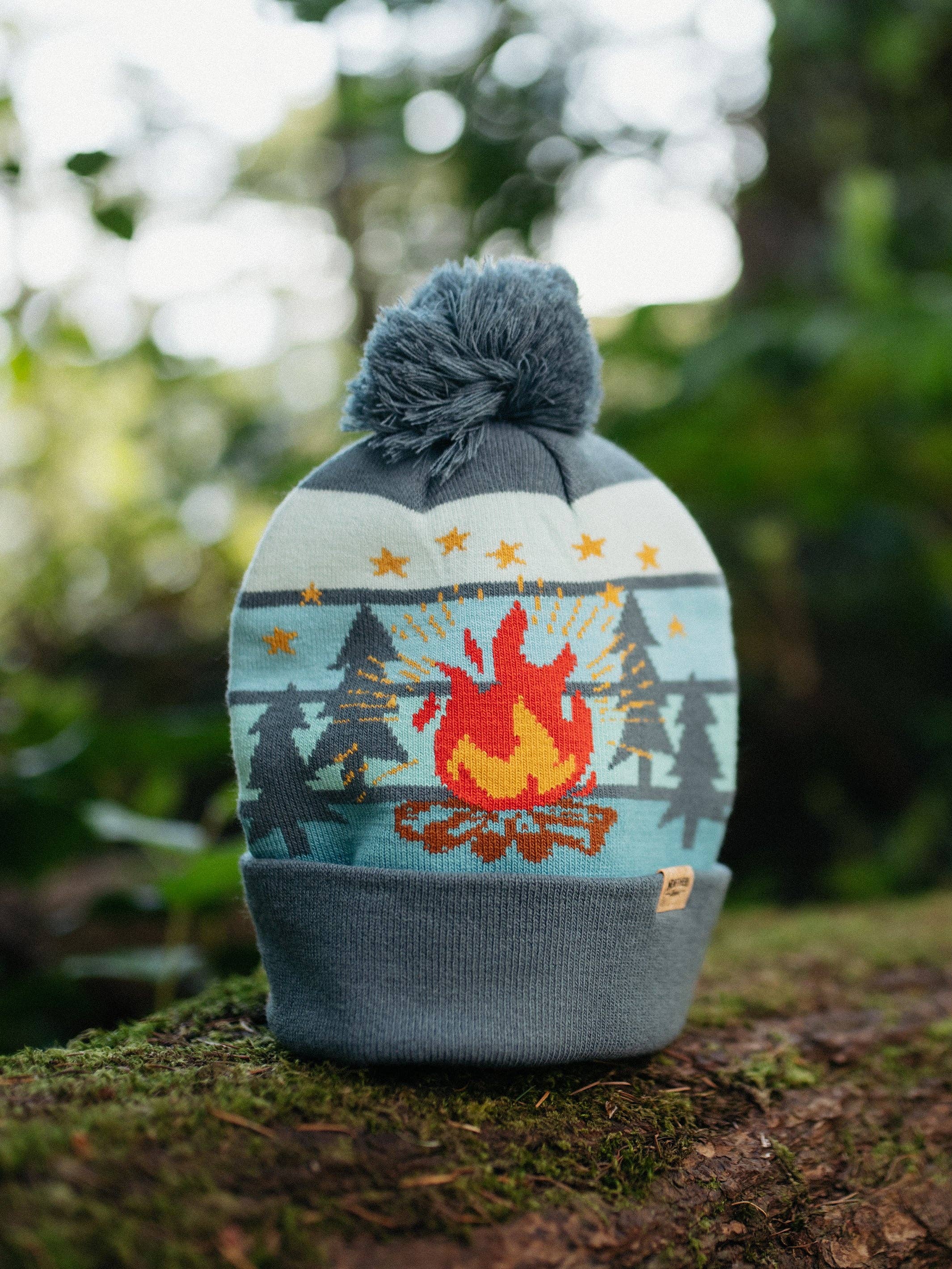 Northern Icons Creations INC - Wholesale retailermonster - Kamp Leven Muts met Pompon, Warme Gebreide Wintermuts voor Kamperen1