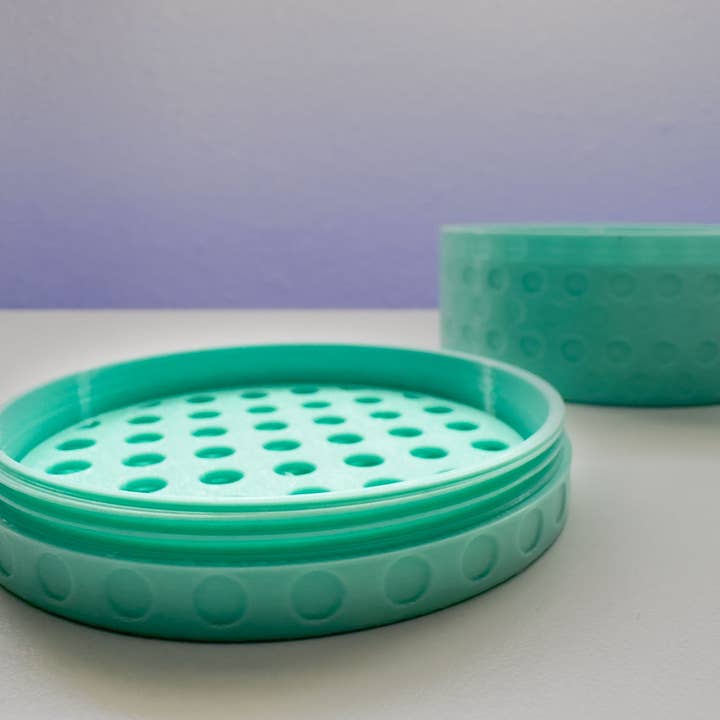 Printed Foundry – Großhandel Badeseifenschale – Reisetauglicher runder Shampoo-Riegelhalter mit Deckel, Seifenspender4