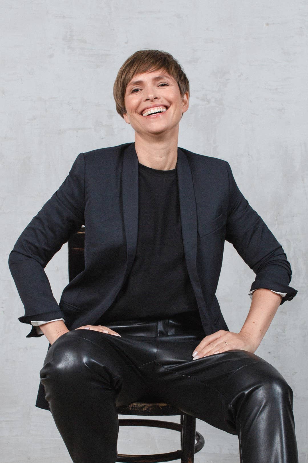 CAPSULE by Agnė Gilytė - Wholesale T-Shirt - Women's - T-Shirt 'HONOLULU' | premium quality cotton10