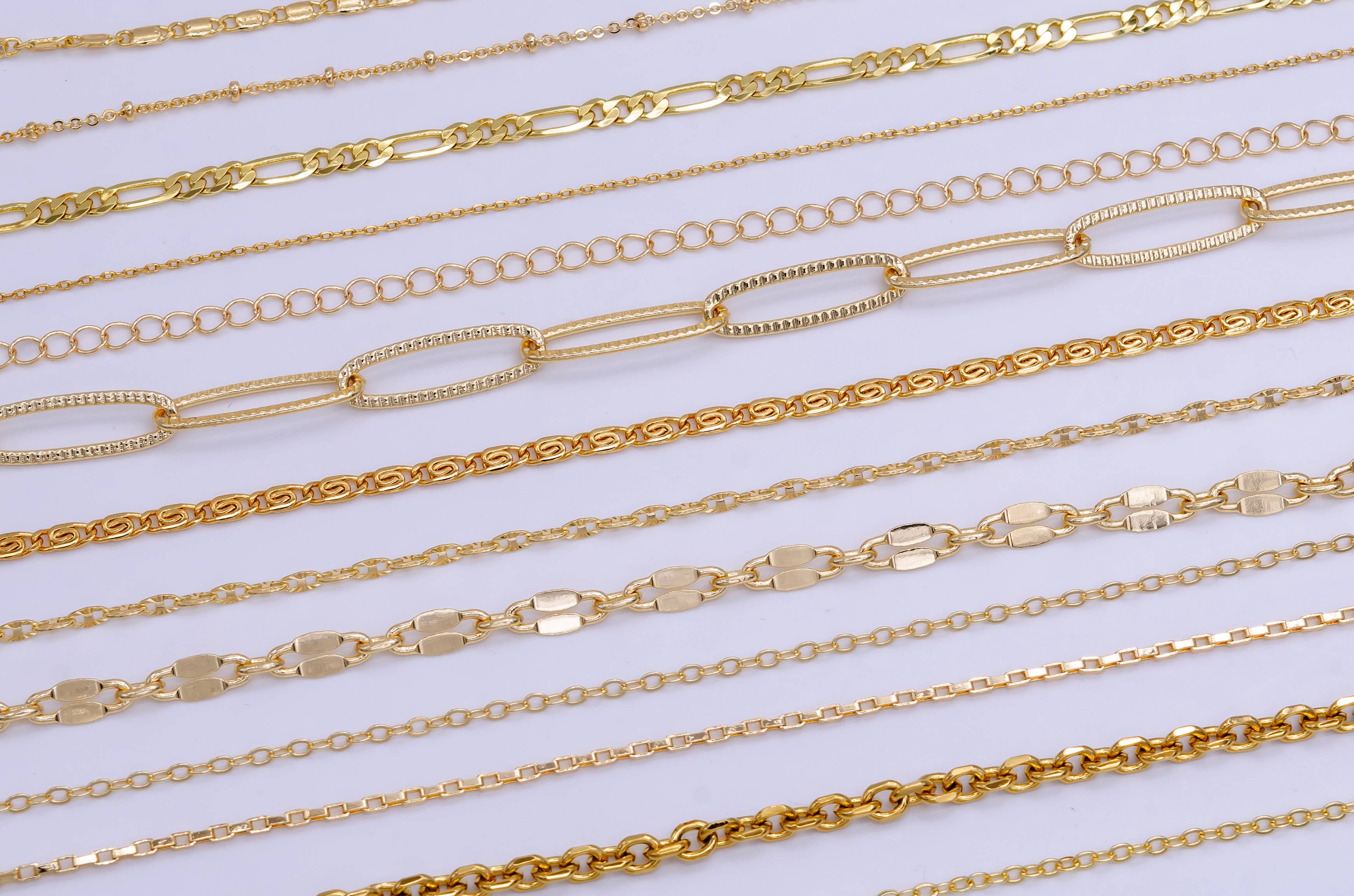 Aim Eternal - Venta al por mayor Material para manualidades - Charm Bar Chain Mystery Bag Sampler 10 cadenas doradas aleatorias 0