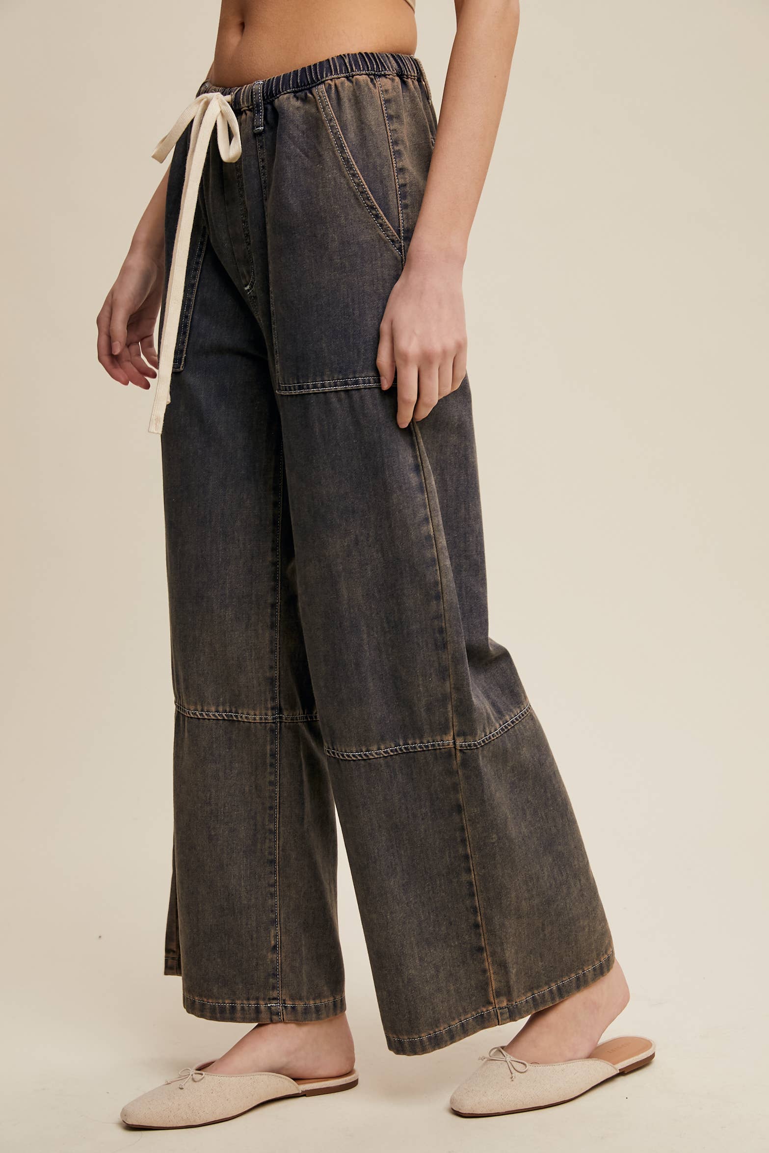 Listicle – Engroshandel Jeans - Dame – Vidbenede denimbukser med snøre i taljen16